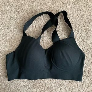 Uniqlo padded sports bra. Size XS. Black.